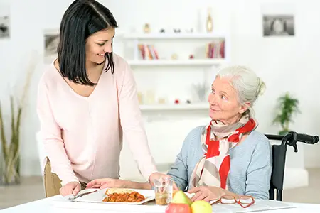 healthy foods for in-home caregivers to give seniors